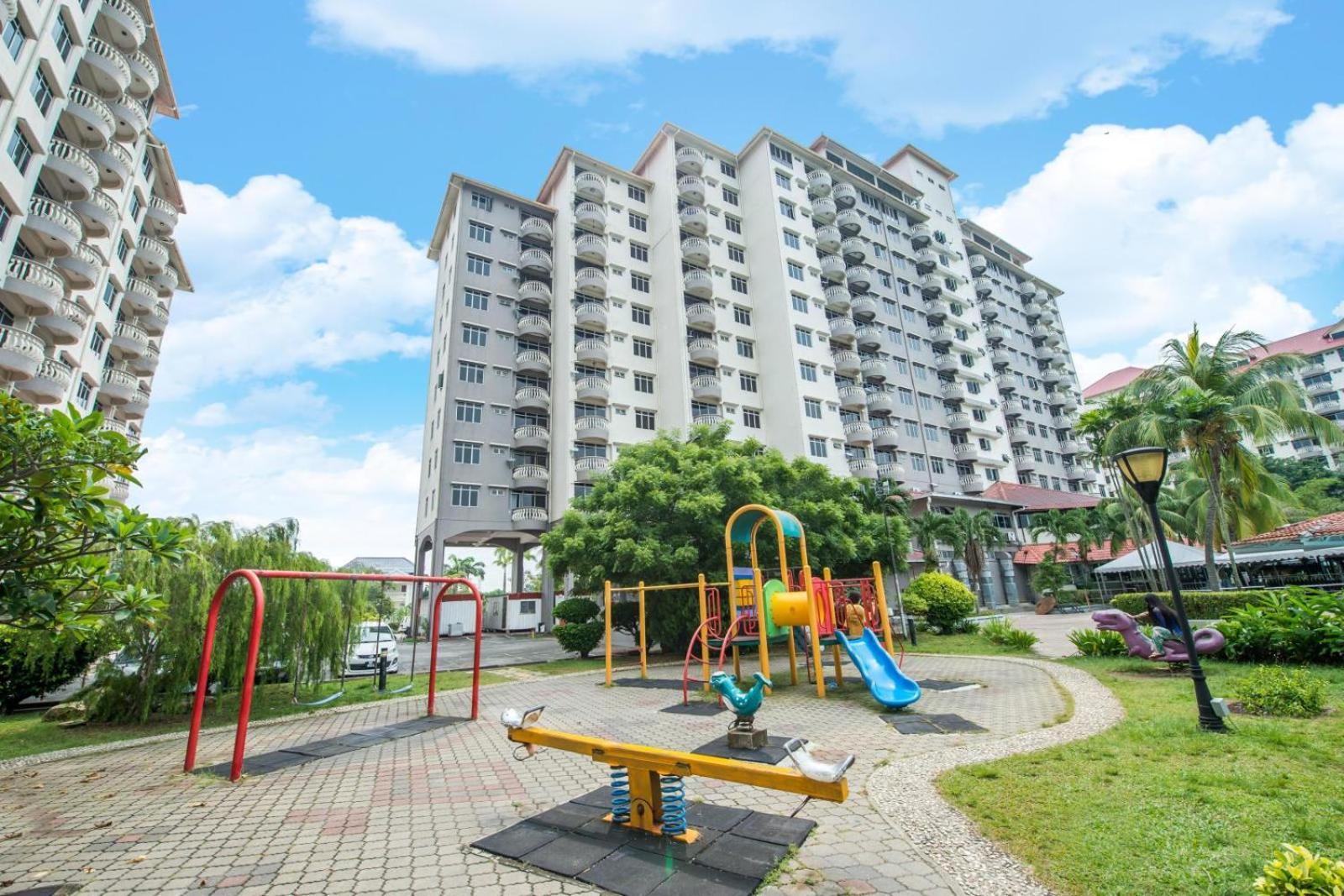 Ruiyas Sea View Condominium Portdickson Port Dickson Exteriör bild